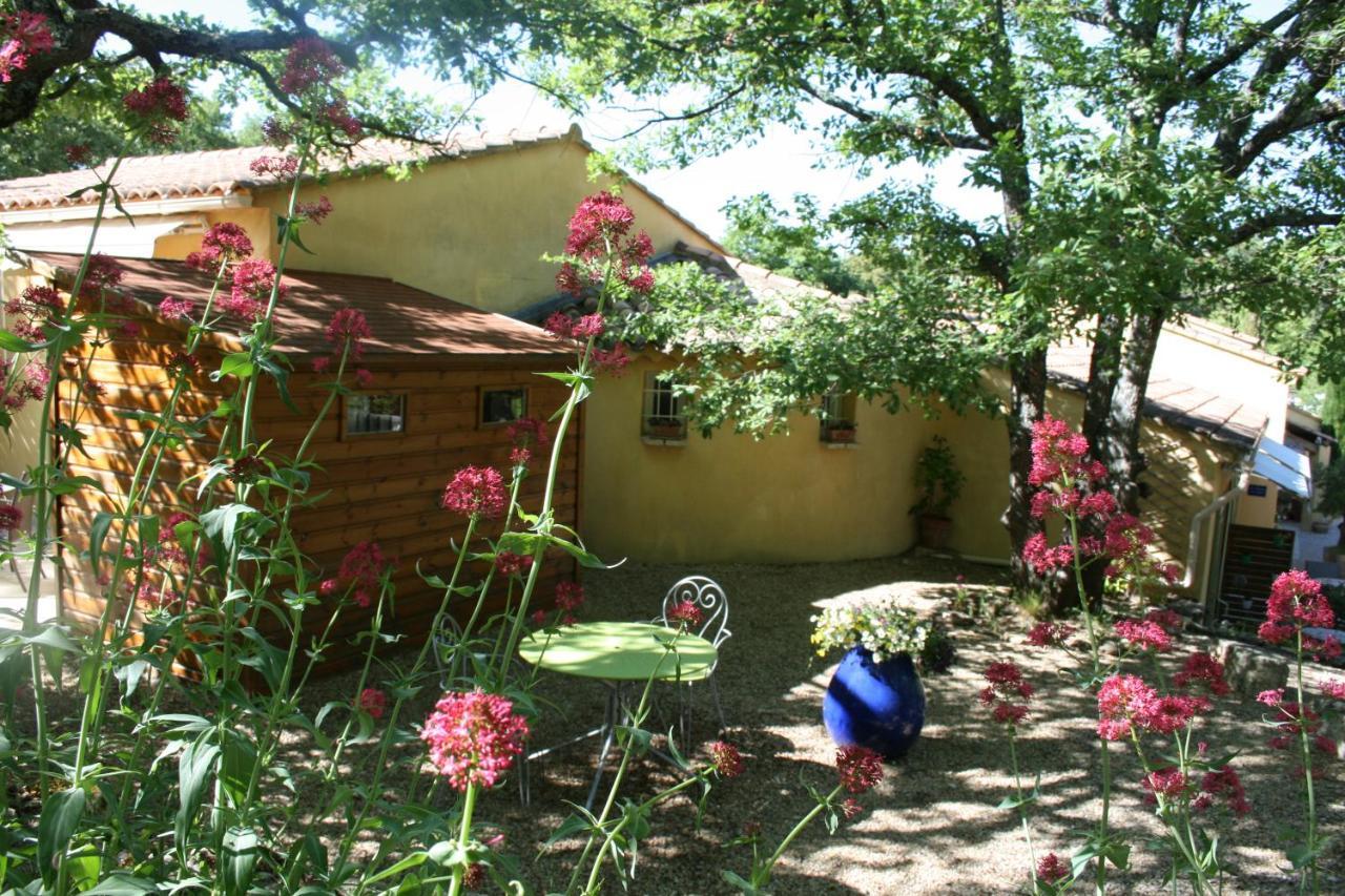 Bed and Breakfast Le Mas Des Pierres Blanches Венаск Екстер'єр фото